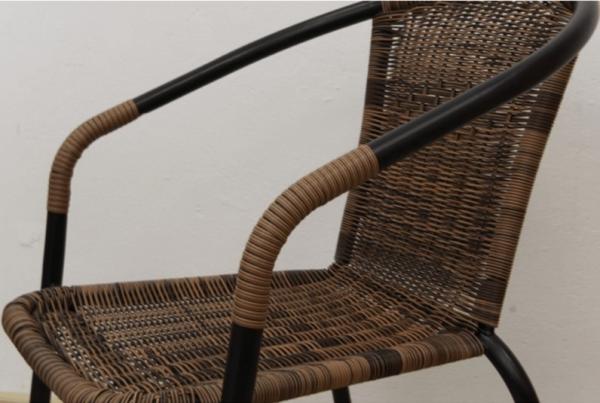Doren fémvázas rattan rakásolható kültéri karszék barna-fekete